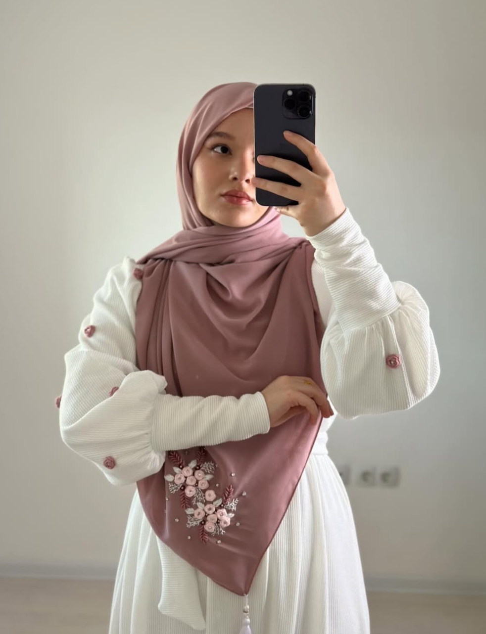 Ručno rađeni vezeni hidžab