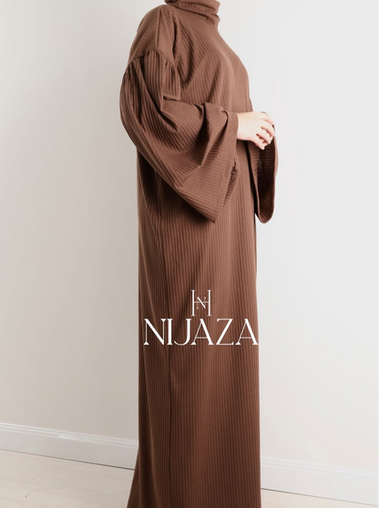 Haljina sa širokim rukavima