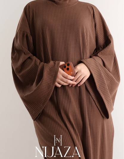 Haljina sa širokim rukavima