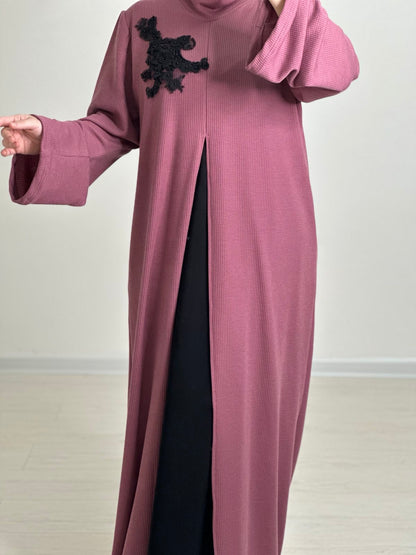 Pletena abaja s izrezom