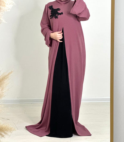 Pletena abaja s izrezom